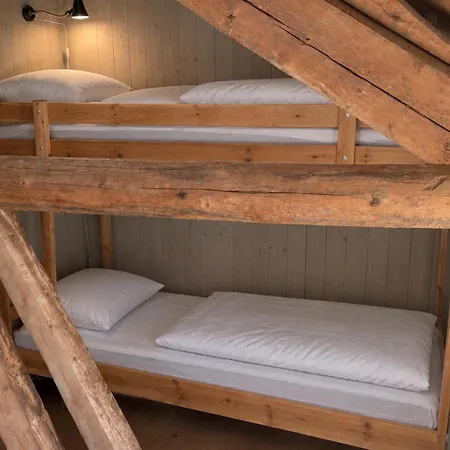 Smivolden Rorbu, Authentic Lofoten *